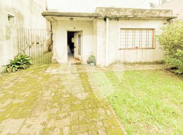 Casa · 79m² · 3 Ambientes · 1 Cochera · Casa con Jardín y Espacio Guardacoche