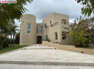 Casa · 386m² · 6 Ambientes · 2 Cocheras · Casa Al Río en El Yacht, Nordelta