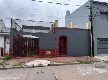 Casa · 110m² · 5 Ambientes · 1 Cochera · Casa en Sarmiento