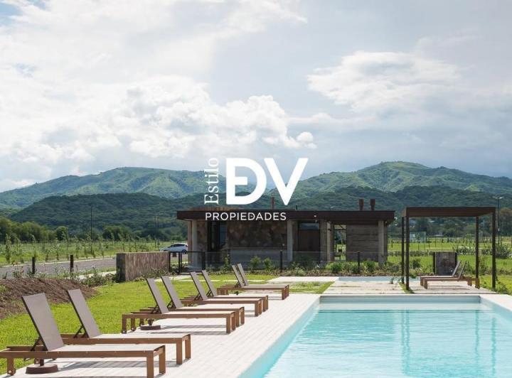 Terreno · 902m²
