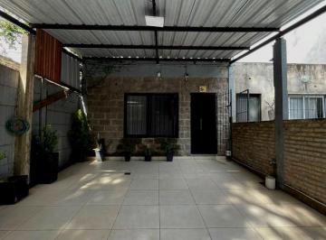 Casa · 100m² · 5 Ambientes · 1 Cochera · Casa Dúplex en Venta en Pilar, G. B. a. Zona Norte, Argentina