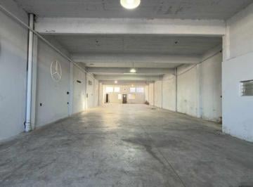 Bodega-Galpón · 370m² · Alquiler Galpon C/vivienda/oficinas. en San Martin