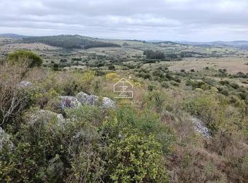 Foto1 · Chacra en Zona de Serranías, Proximo a Pueblo Edén. Excelente Vertiente Natural