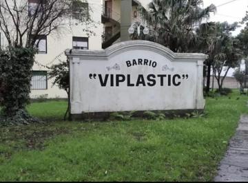 Departamento · 65m² · 4 Ambientes · 1 Cochera · Departamento 4 Amb. en Venta Barrio Viplastic