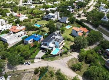 Foto · Venta de Casa 7 Dormi 5 Baños Pileta en Barrio Cerrado Lomas del Rey Mayu Sumaj Cordoba