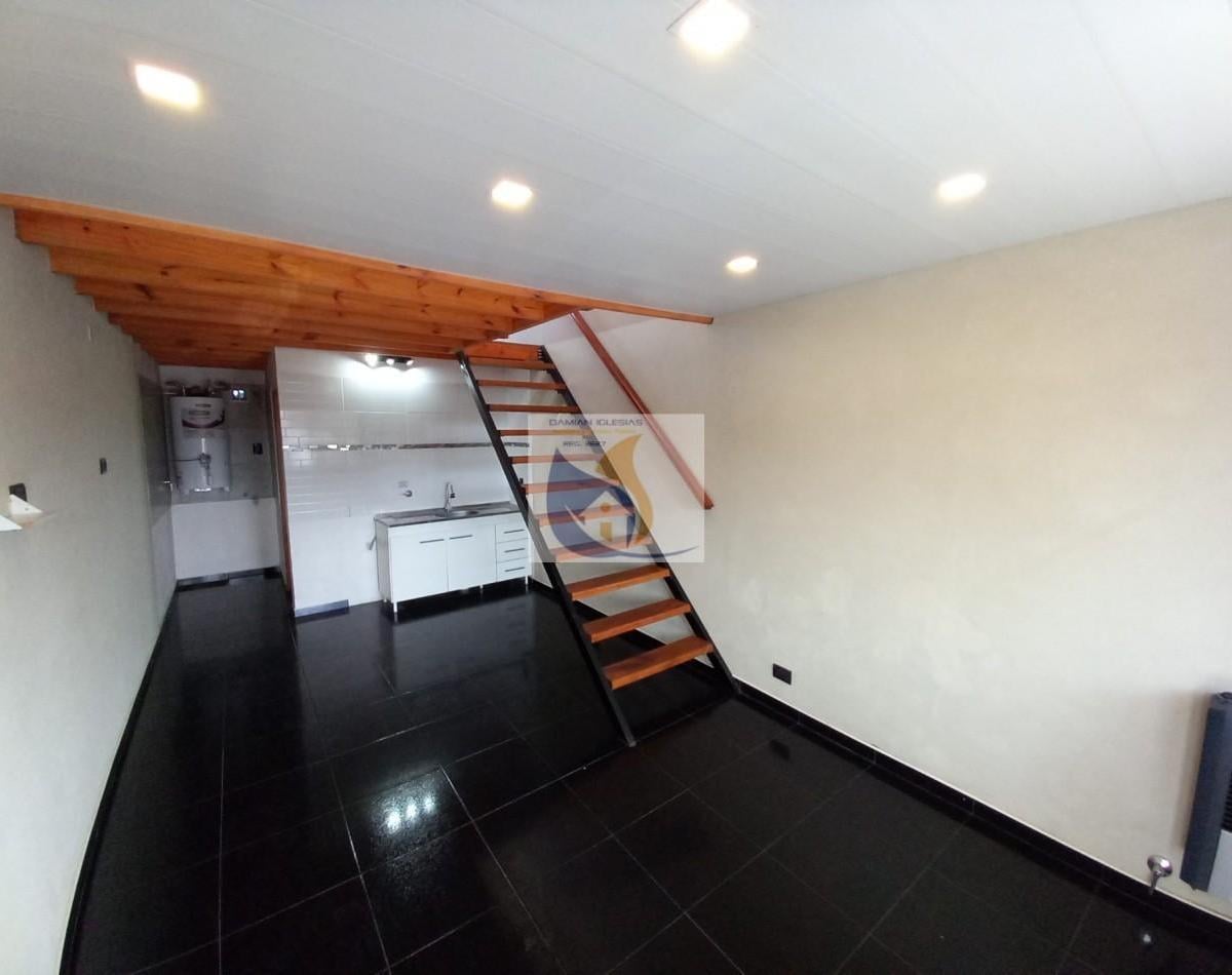 Dúplex en alquiler de 2 ambientes, 35 m² en excelente ubicación — Centro
