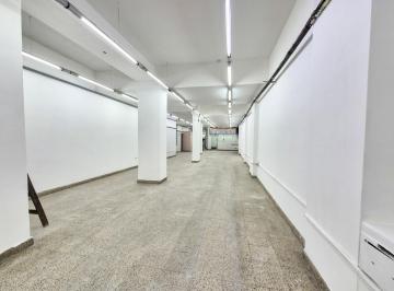 Local comercial · 214m² · 3 Ambientes · Alquiler Local 241 m² - Entre Ríos Al 1500
