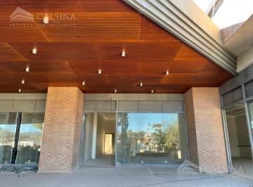 Local comercial · 130m² · Local en Alquiler Frente a La Shell - Villa Allende