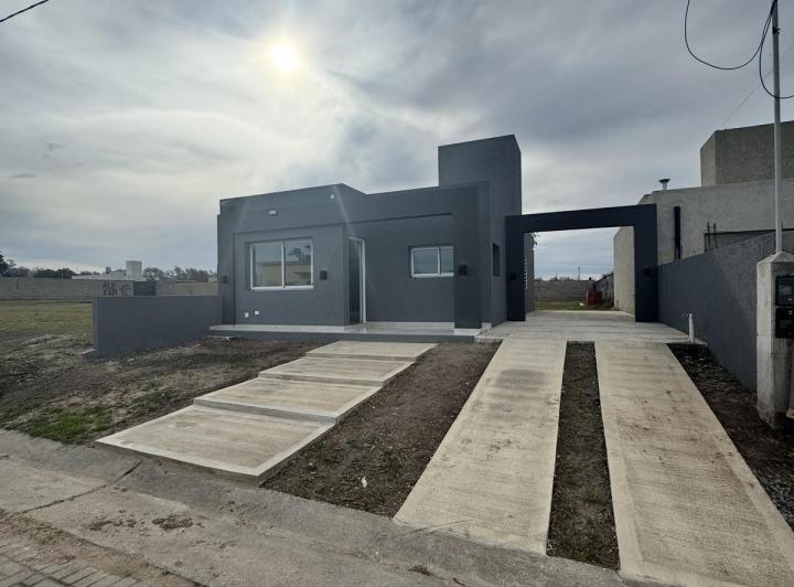 Casa · 389m² · 3 Ambientes · 1 Cochera