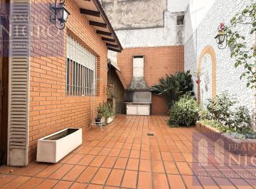 Casa · 101m² · 3 Ambientes · 1 Cochera · Casa Tipo Chalet de 2 Dorm. y Garage en Villa Urquiza