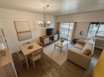 Departamento · 78m² · 3 Ambientes · 1 Cochera · Departamento 3 Amb Al Frente C/guardacoche Flores