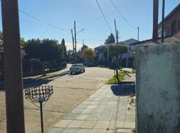 Casa · 91m² · 3 Ambientes · Venta Duplex 3 Amb a Refaccionar Lomas del Mirador