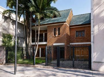 Casa · 600m² · 8 Ambientes · 3 Cocheras · Alquiler Comercial | Casa en Bv Oroño Rosario