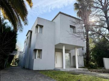 Casa · 224m² · 4 Ambientes · 3 Cocheras · Casa en Venta 3 Dorm., Apto Credito, en Villa Olivos, Garin, Escobar