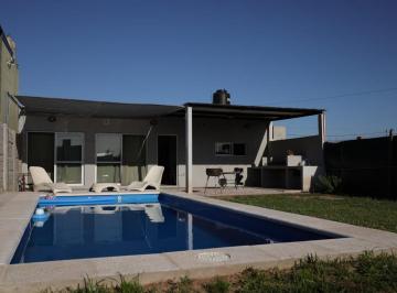 Casa · 54m² · 1 Ambiente · Casa Tipo Loft en Venta en Granadero Baigorria - con Piscina y Parque
