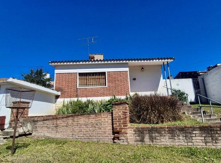Casa · 147m² · 5 Ambientes · 1 Cochera