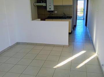 Departamento de 2 ambientes, Otro · Se Alquila Amplio Depto. 1 Dorm. con Cocina Semiintegrada y Balcón - Pedro Ferre
