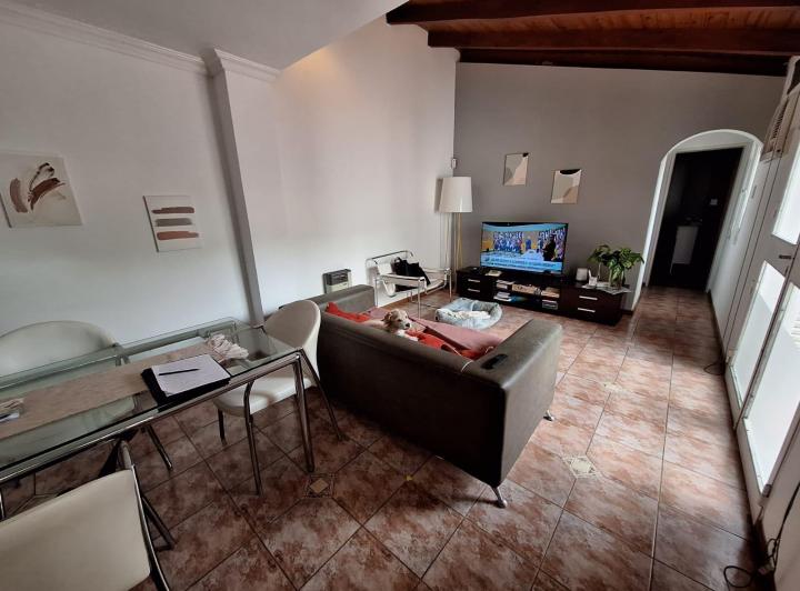 Casa · 200m² · 5 Ambientes · 1 Cochera