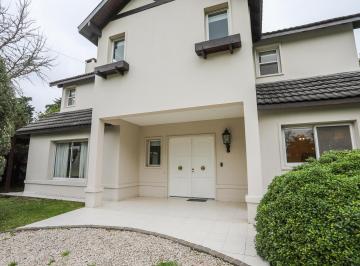 Casa · 160m² · 5 Ambientes · 2 Cocheras · Venta Casa 5 Ambientes, Parque 596 m² I 2 Cocheras _country Club Princess Pilar