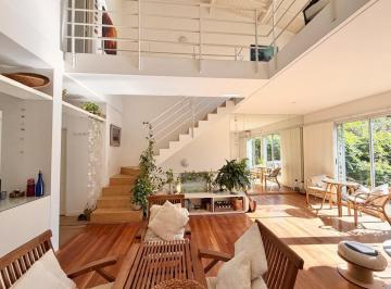 PH · 147m² · 4 Ambientes · 4 Cocheras · Triplex de Diseño con Terraza, Jardín y Doble Altura Súper Luminoso en Tigre