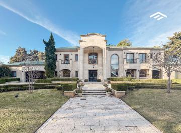 Casa · 809m² · 5 Ambientes · 3 Cocheras · Casa Premium Doble Lote en Venta - St Thomas Sur, Canning