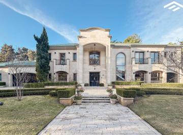 Casa · 809m² · 5 Ambientes · 3 Cocheras · Casa Premium Doble Lote en Venta - St Thomas Sur, Canning