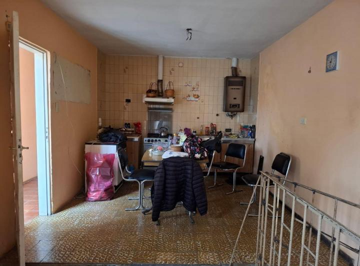 Casa · 208m² · 8 Ambientes · 1 Cochera