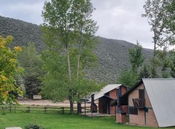 Quinta vacacional · 400ha · 20 Ambientes · 6 Cocheras · Complejo de Cabañas en Venta - Potrerillos - Mendoza