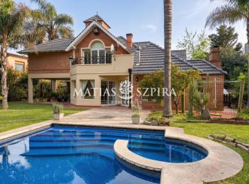 Casa · 364m² · 6 Ambientes · 2 Cocheras · Casa en Venta en Campos de Alvarez Fondo a Pulmón Sin Vecinos
