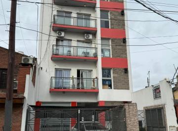 Departamento de 2 ambientes, Tres de Febrero · Departamento 2 Ambientes Caseros Zona Centro
