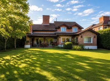 Casa · 226m² · 5 Ambientes · 1 Cochera · Casa en Venta en Pueyrredon Cc, Pilar, G. B. a. Zona Norte