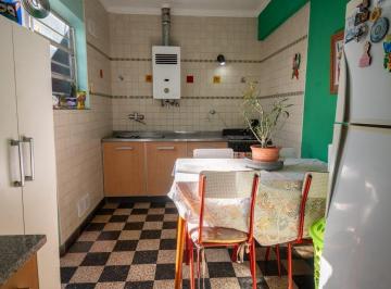 PH · 74m² · 4 Ambientes · Venta Planta Alta de 2 Dorm. Sobre Av