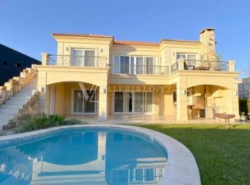 Casa · 244m² · 6 Ambientes · Casa en Venta en Ayres Plaza, Pilar, G. B. a. Zona Norte