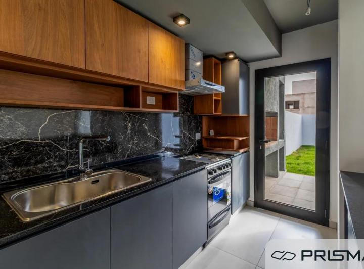 Casa · 117m² · 5 Ambientes · 2 Cocheras