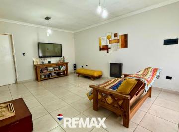 Casa · 132m² · 4 Ambientes · Venta Casa en PH Al Frente 3 Dorm B° San Martin