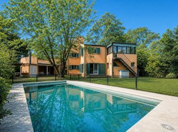 Casa · 830m² · 6 Ambientes · Casa 3 Dorm. - Parrilla - Pileta - Villa Bertha - Benavidez