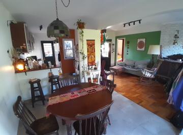 PH · 61m² · 3 Ambientes · 1 Cochera · PH en Hermosa Zona de Temperley