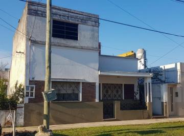 Casa · 200m² · 3 Ambientes · Venta - Casa - Wilde - Paramaribo Al 5900