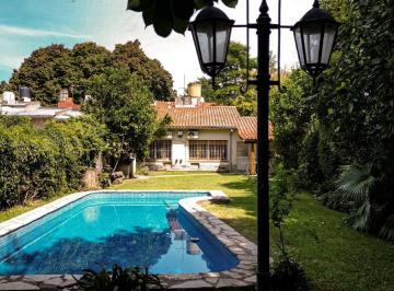 Casa de 4 ambientes, Vicente López · Venta Casa Olivos, Enorme Lote de 506 m². 4 Ambientes, Toda en Pb.