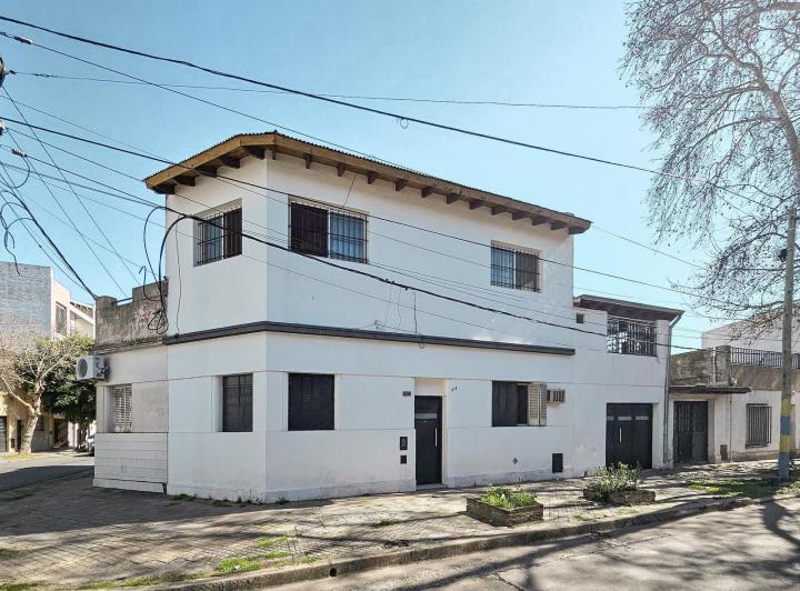 Casa · 160m² · 6 Ambientes · 1 Cochera