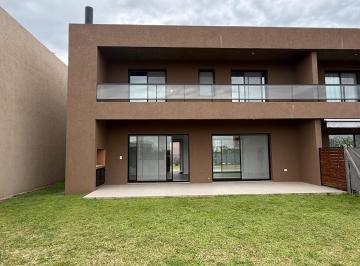 Casa · 124m² · 3 Dormitorios · 2 Cocheras · Venta Casa 3 Dorm. a Estrenar - Condominio Don Mateo