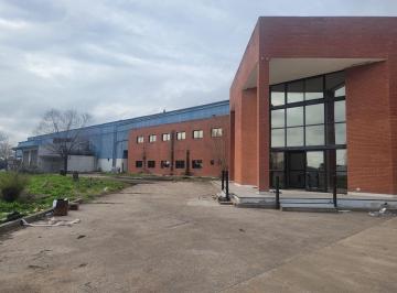 Bodega-Galpón · 9800m² · 1 Ambiente · Planta Industrial de 9800 m Sobre 3,2 Has de Terreno Dentro D