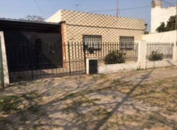 Casa · 125m² · 2 Ambientes · 1 Cochera · Venta Casa Posibilidad de Inversion