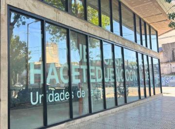 Local comercial , Liniers · Local Comercial a Estrenar Doble Altura de 146 m² en Alquiler en Liniers