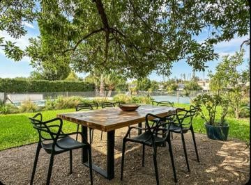 Casa · 285m² · 4 Dormitorios · Casa a La Laguna, en Los Ombues del 20 de Dic Al 31 de Enero 2027 U$s 9800