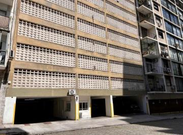 Garage · 13m² · 1 Cochera · Guido Entre Azcuénaga y Av Pueyrredon