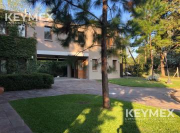 Casa · 294m² · 6 Ambientes · 2 Cocheras · Venta Casa 6 Ambientes en Barrio Cerrado Villa Rosa