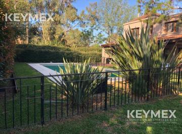 Casa · 294m² · 6 Ambientes · 2 Cocheras · Venta Casa 6 Ambientes en Barrio Cerrado Villa Rosa