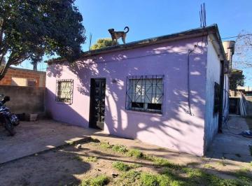 Casa · 68m² · 3 Ambientes · 1 Cochera · Venta Casa 3 Amb. Temperley. Apto Credito