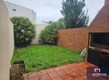 Casa · 100m² · 3 Ambientes · 1 Cochera · Alquiler Dúplex 3 Ambientes con Cochera, Jardín y Parrilla en Chilavert